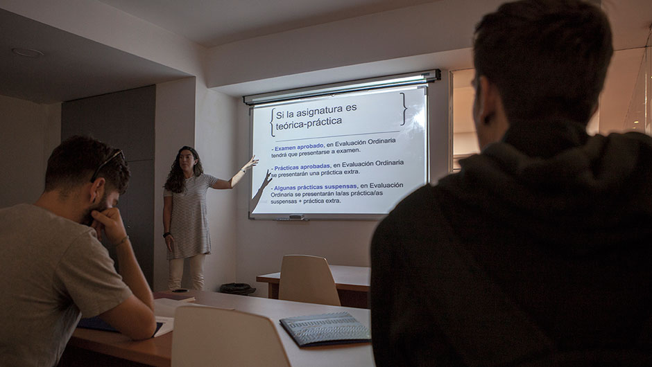 Presentaciones Cámara y Postproducción | CFGS Desarrollo de Aplicaciones Web en Granada