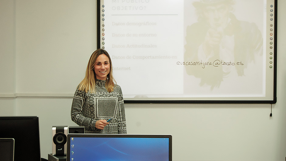 Visita de Eva Casamitjana de Terceto Comunicación alumnos curso superior de diseño y desarrollo web