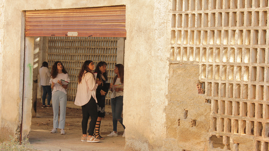 Alumnos de Diseño y Arquitectura de interiores visitan a secaderos de tabaco 