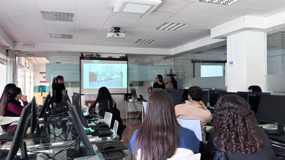 Buenaventura Estudio,Typography Award, Charla Escuela Arte Granada 