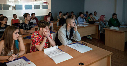 Presentaciones 1º de Diseño Gráfico y Multimedia y Diseño y Arquitectura de Interiores