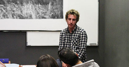 Visita de Juanmi Cristóbal, autor de la exposición 'Auschwitz- las voces del silencio'