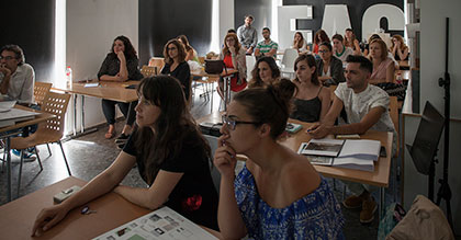 Presentaciones de Diseño Gráfico y Diseño de Interiores